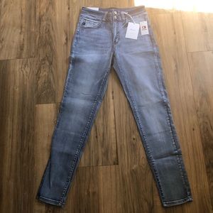 New Kancan High Rise Kurvy Fit Skinny Jeans